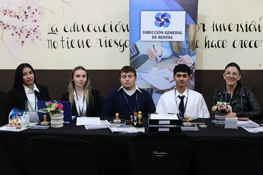 Foto 61 de la galería de alumnos de las tecnicaturas del ICE