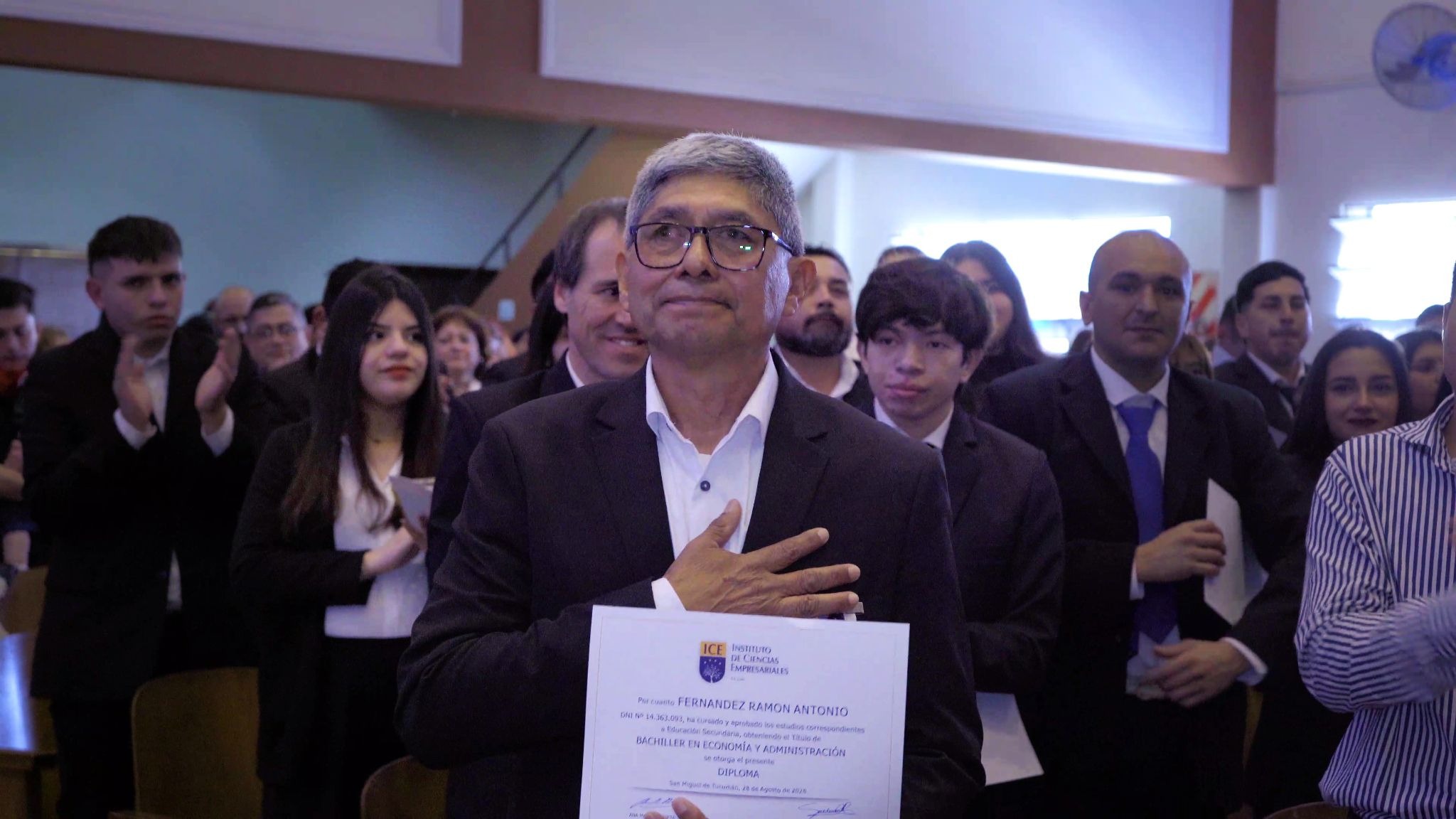 Foto 4 de la novedad: De Malvinas al aula: Ramón Fernández, excombatiente y egresado del Secundario del ICE.