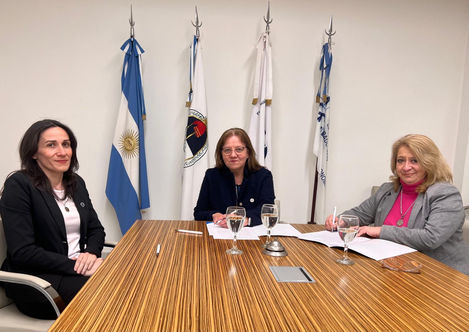 Foto 1 de la novedad: Firma de Convenio de Cooperación Institucional entre el ICE y el CGCET