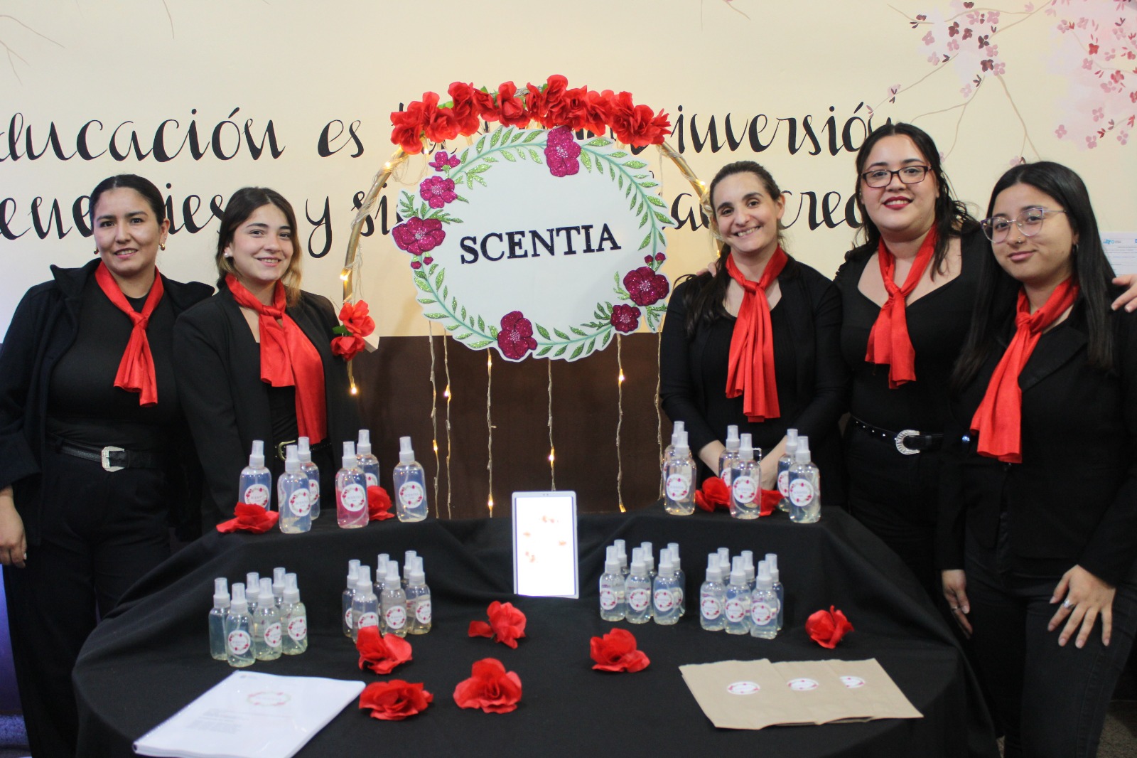 🌟 Feria de Emprendedores en el Instituto de Ciencias Empresariales ICE 🌟
