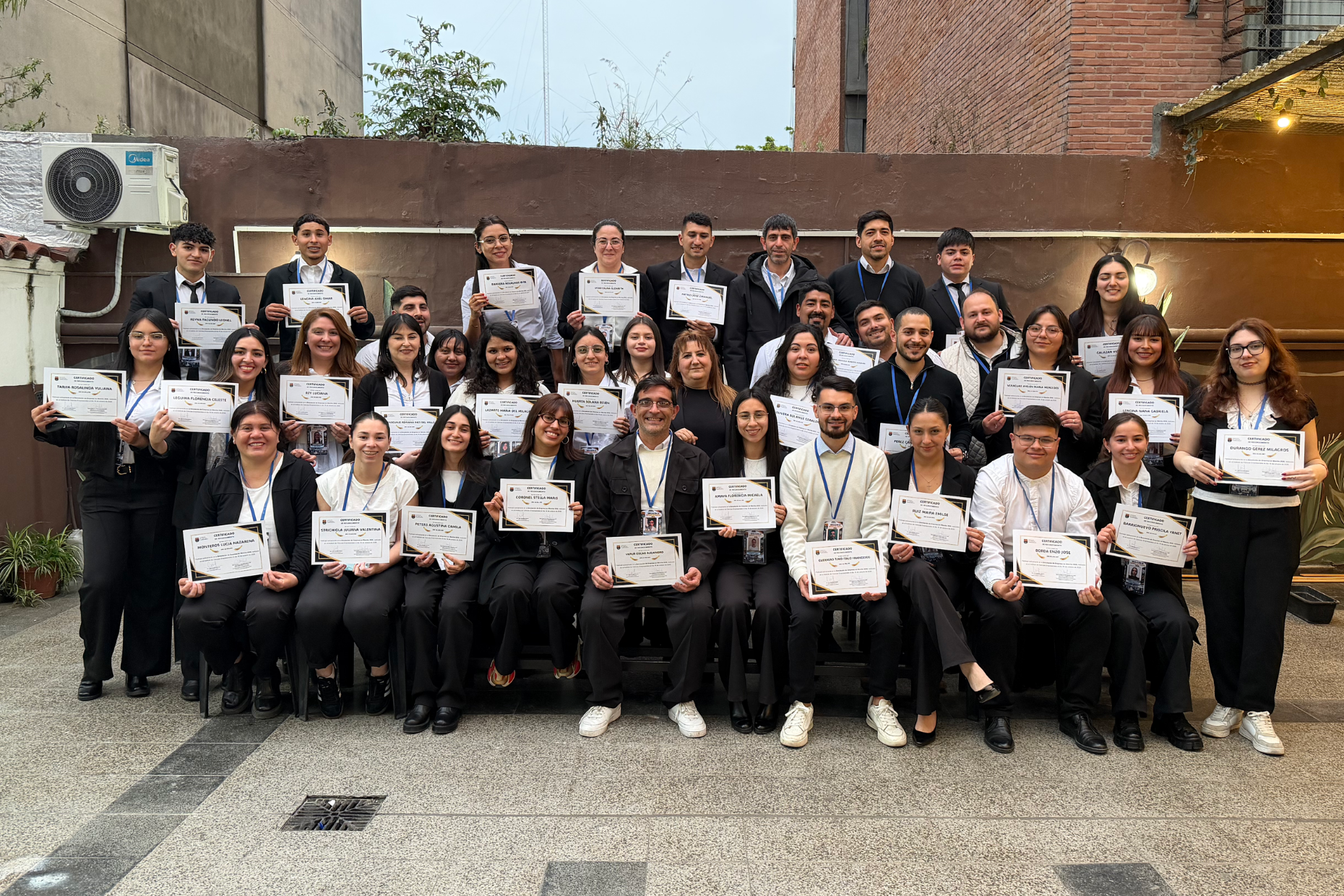 De la teoría a la práctica: estudiantes del ICE crearon una empresa desde cero