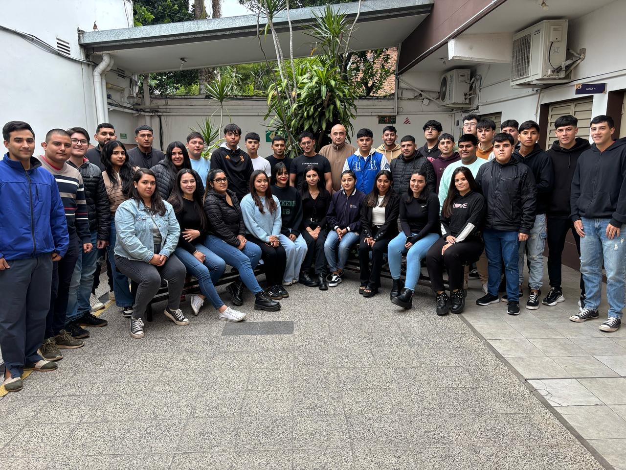Foto 6 de la novedad: ¡Damos la bienvenida a más de 1000 estudiantes en ICE! Fecha